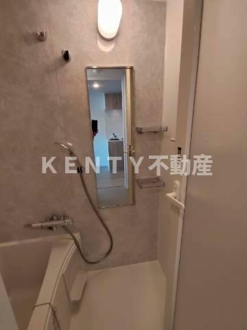 バス・シャワールーム　コンパクトで使いやすいお風呂です