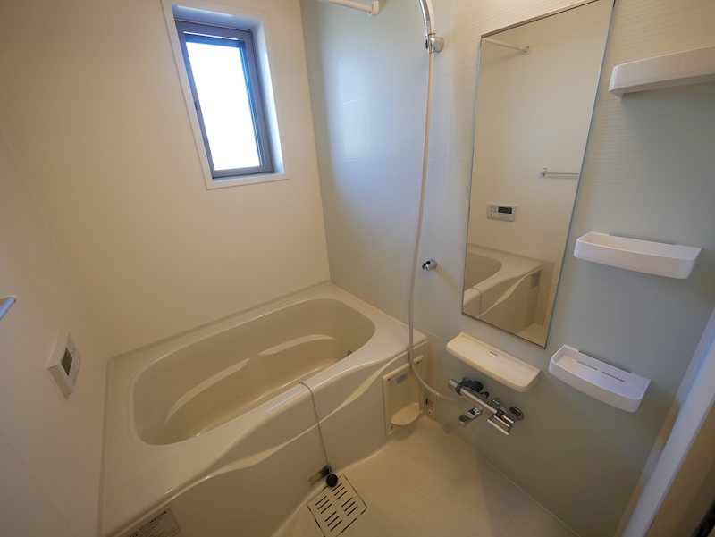 バス・シャワールーム　シャワー・追い焚き給湯