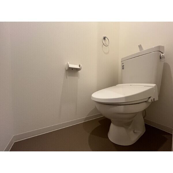 トイレ　同シリーズの内装写真となります