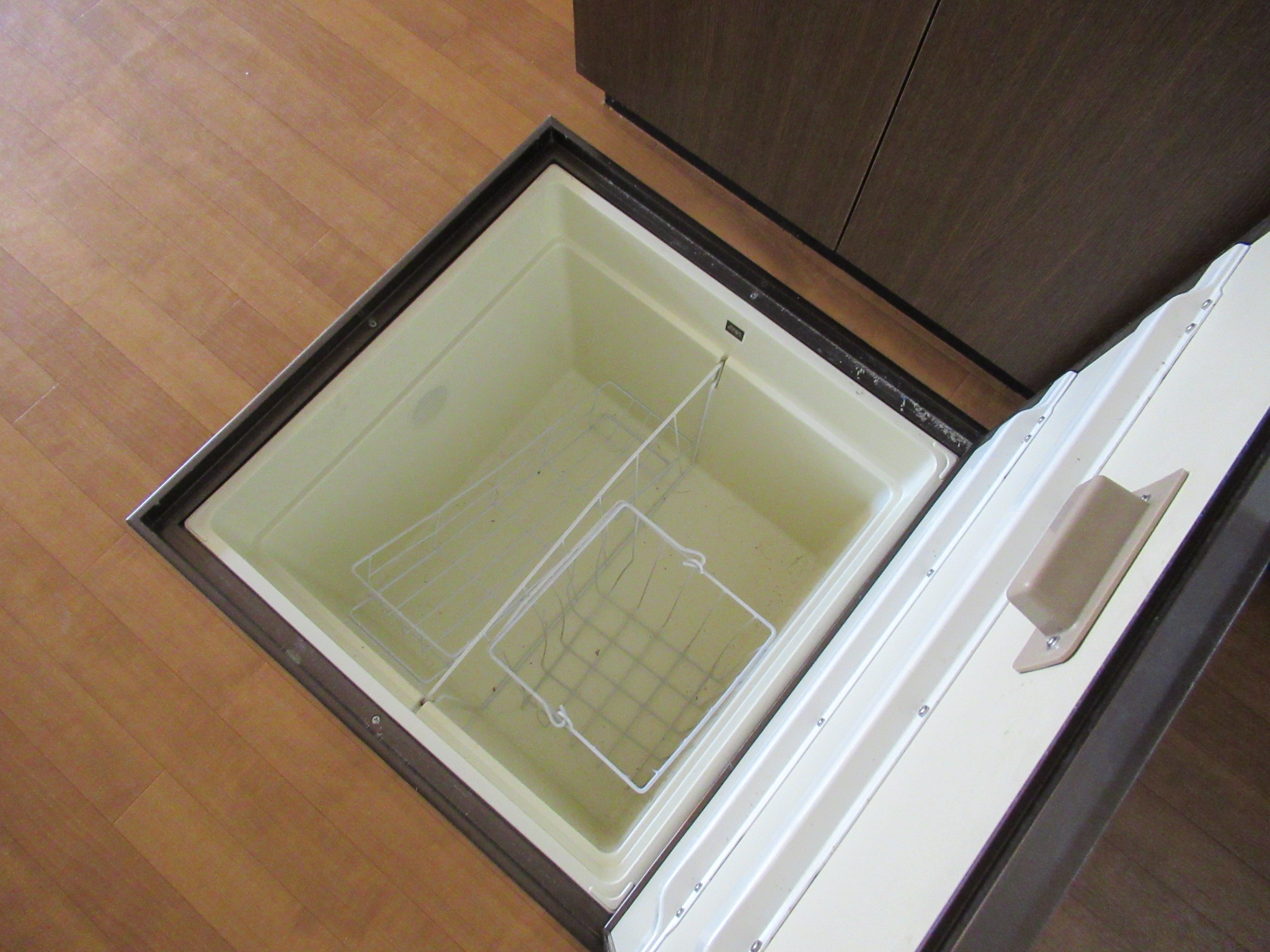 収納　床下収納　同型タイプ写真