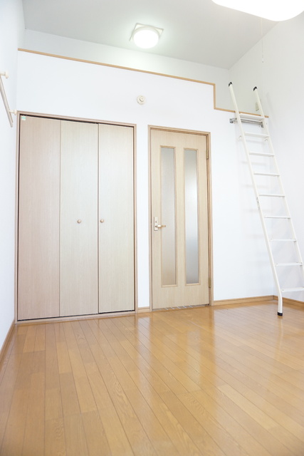 居室・リビング　★７．１帖洋室（ロフト付き）です★