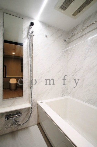 バス・シャワールーム　バスルーム