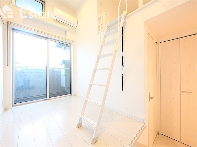 居室・リビング　内装