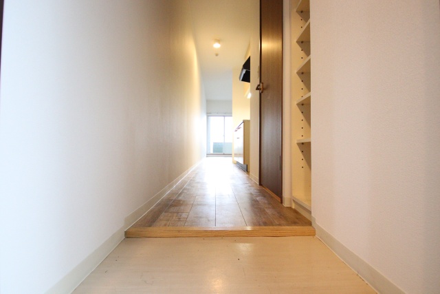 玄関　※別室の参考写真の為、現況優先です。