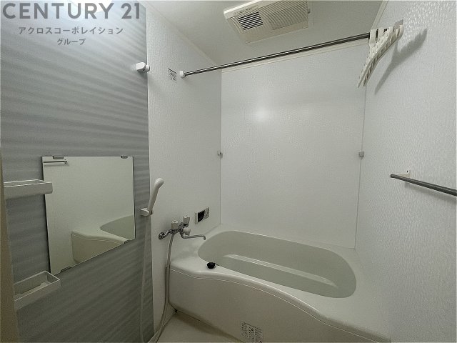 バス・シャワールーム　浴室乾燥機付きでおすすめです