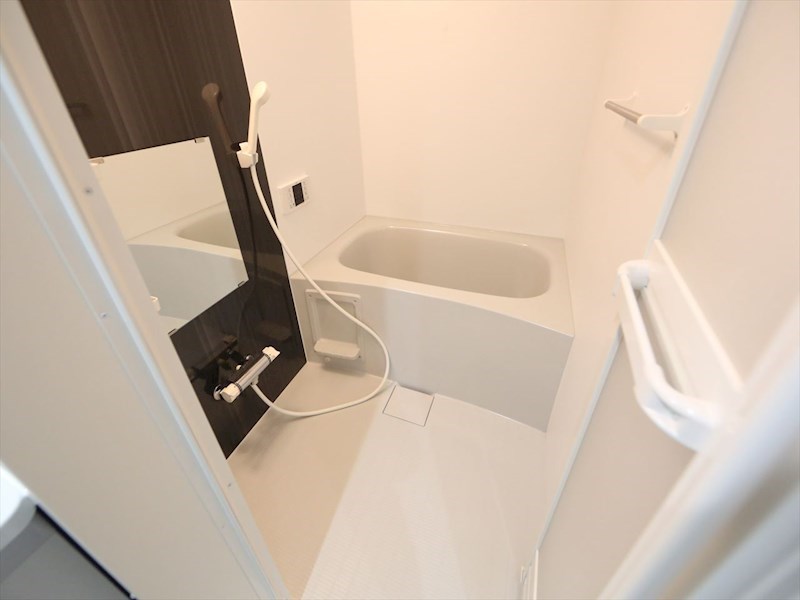 バス・シャワールーム　浴室暖房乾燥機付　追い焚き・オートバス機能付お風呂