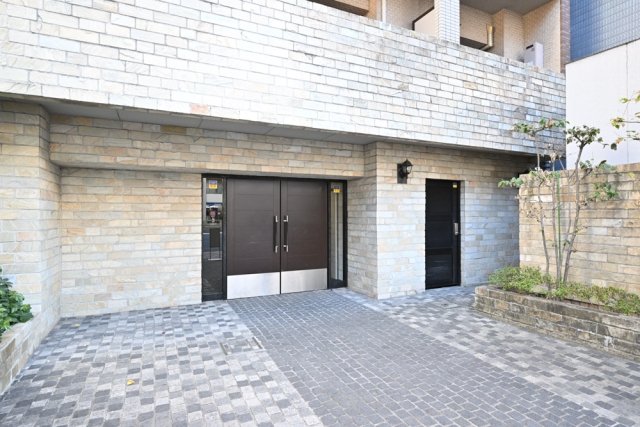 エントランス　ゆとりのあるエントランスです