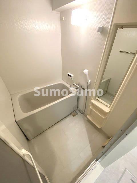 バス・シャワールーム　落ち着いた空間のお風呂です