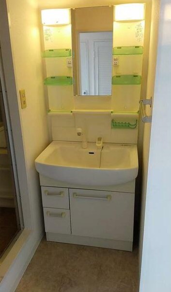 洗面設備　※同物件、別部屋の写真です。