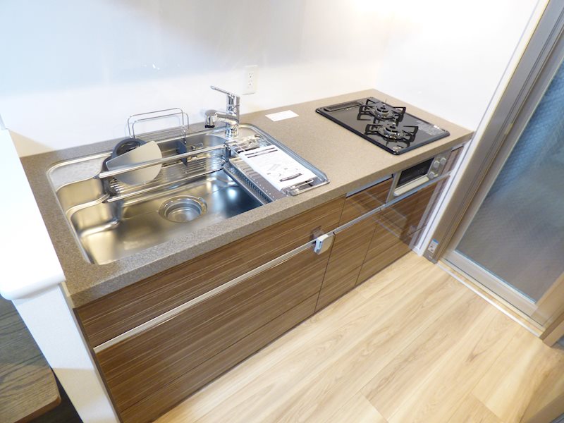 キッチン　モデルルーム写真となります。