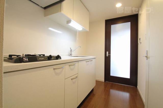 玄関　※２０１号室の内装写真参照