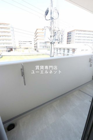 バルコニー　バルコニー付きで採光＆風通し良好！