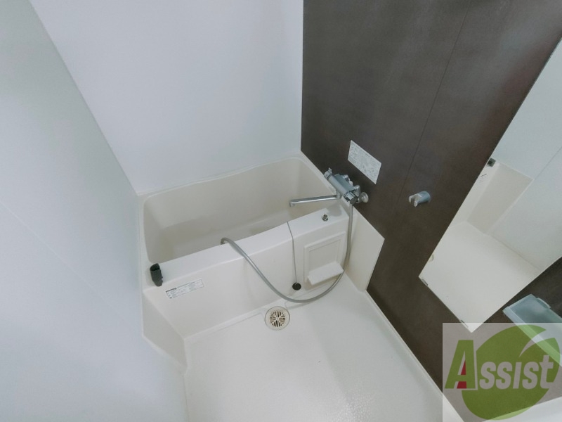 バス・シャワールーム　お風呂になります。一日の疲れを癒してくださいね。