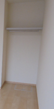 収納　ハンガーラック付きで楽々収納♪