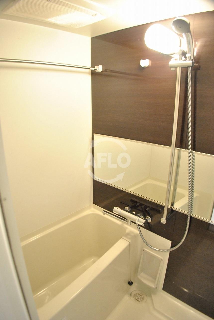 バス・シャワールーム　レオンコンフォート本町　バスルーム