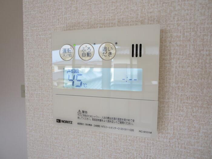 ロビー　駐車場