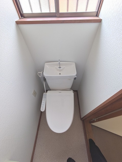 トイレ　温水洗浄便座つき