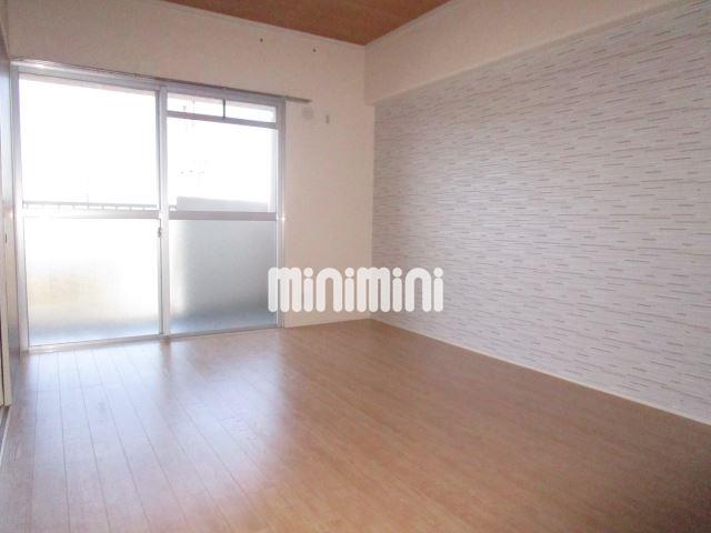 居室・リビング　明るい居室です。