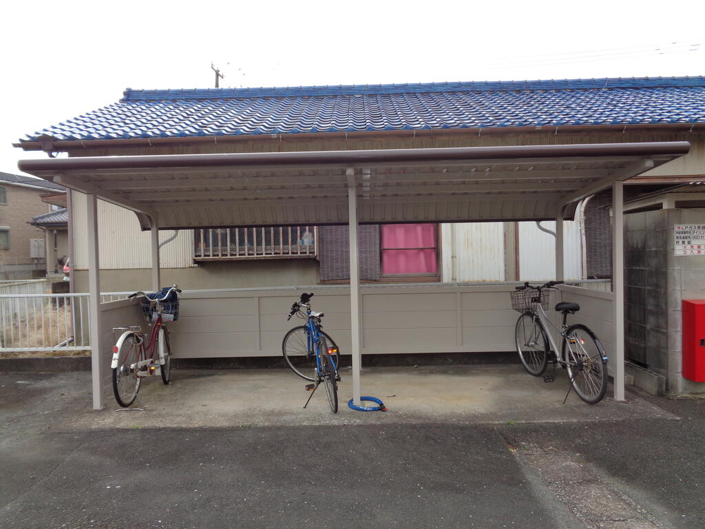 その他共有部分　敷地内に駐輪場あり