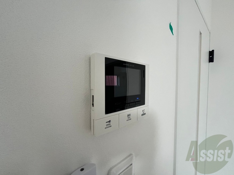 セキュリティ　ＴＶモニター付インターホンです。来客者の顔が見えるので安心！