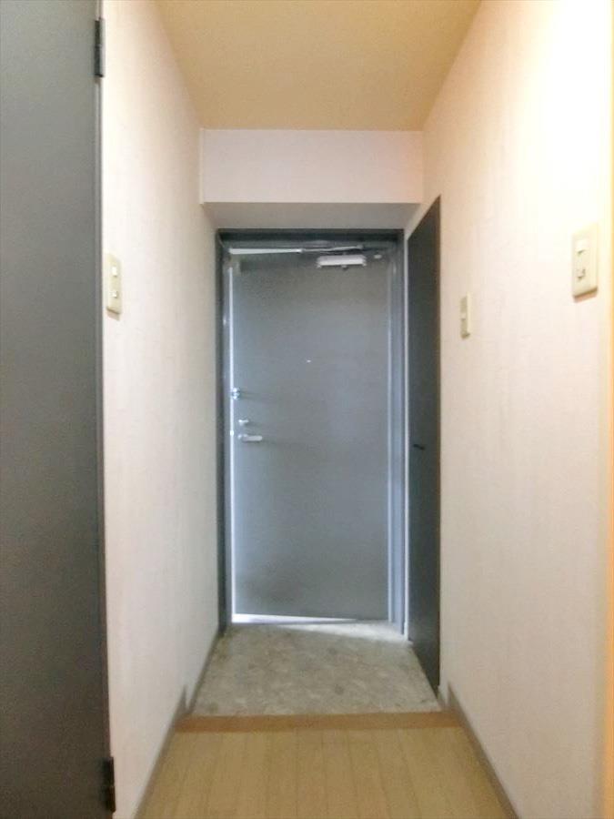 玄関　同じ間取りの別部屋の写真になります。