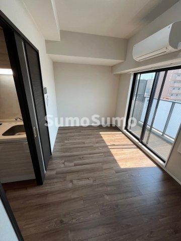 居室・リビング　こちらのリビングで趣味の時間をお楽しみください