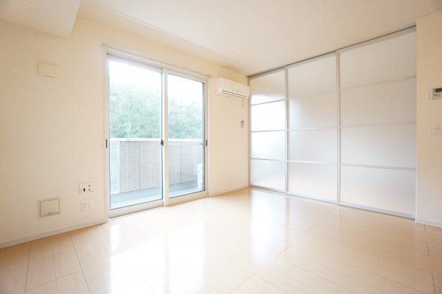 居室・リビング　※同物件、同タイプ、間取り反転のお部屋です