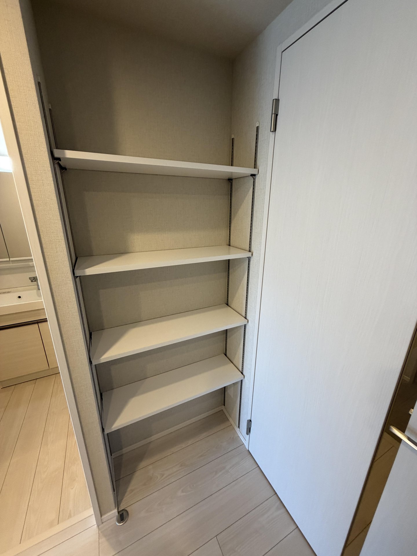 玄関　別部屋反転写真