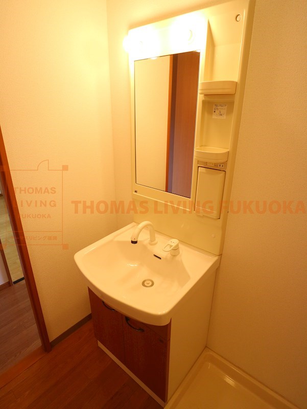 洗面設備　洗面台御座いますよ。