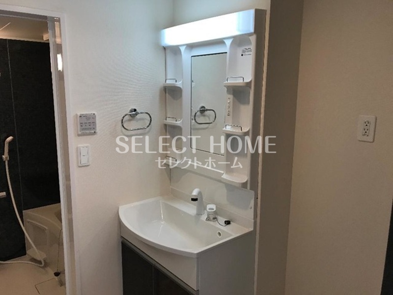 洗面設備　独立洗面化粧台付き