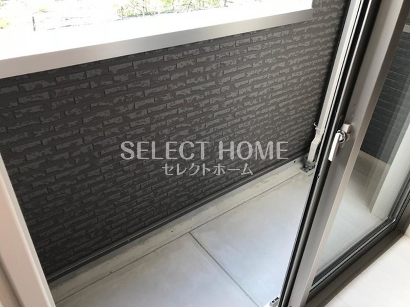 バルコニー　お洗濯にも便利なバルコニー付き