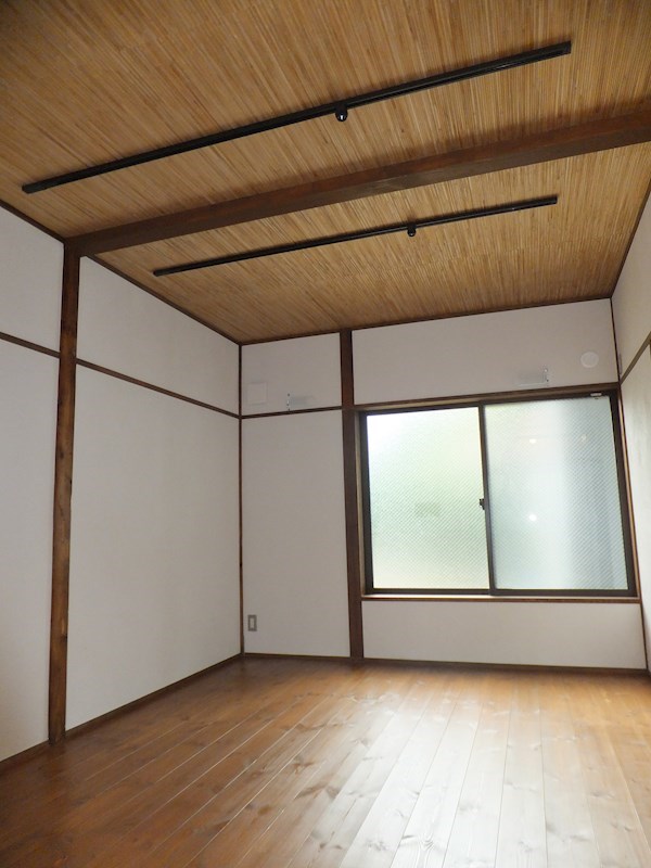 居室・リビング　室内