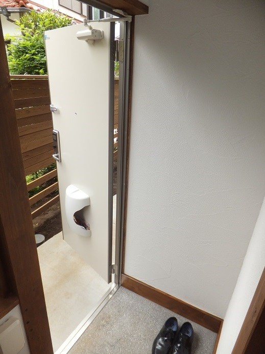 玄関　専用カードキー対応