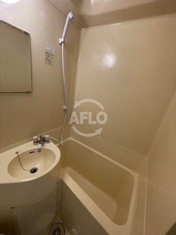 バス・シャワールーム　ラパンジール京町堀　浴室