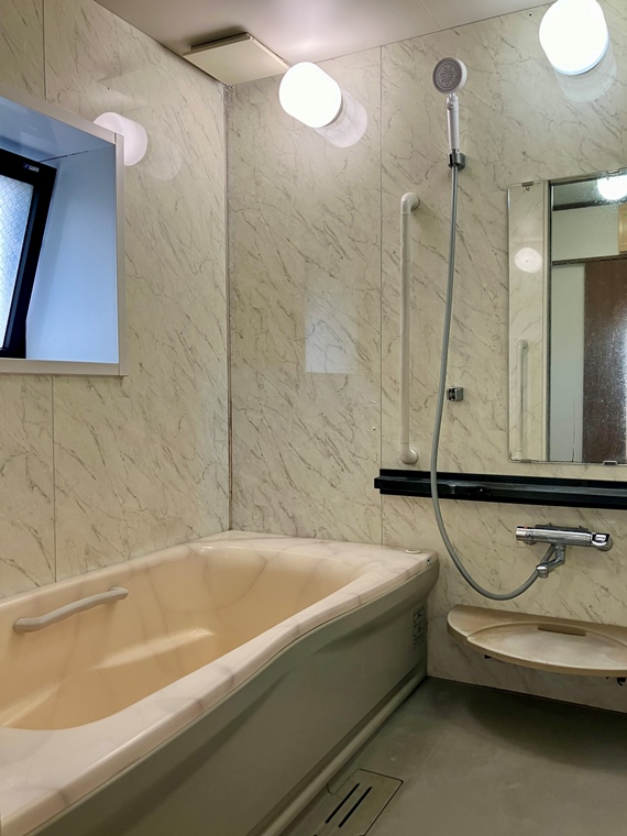 バス・シャワールーム