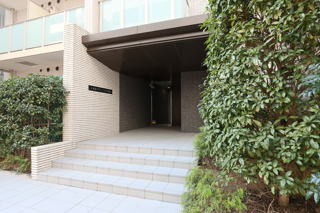 エントランス　◆高級感漂う建物入り口◆