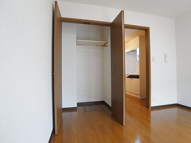 収納　奥行きのあるクローゼット