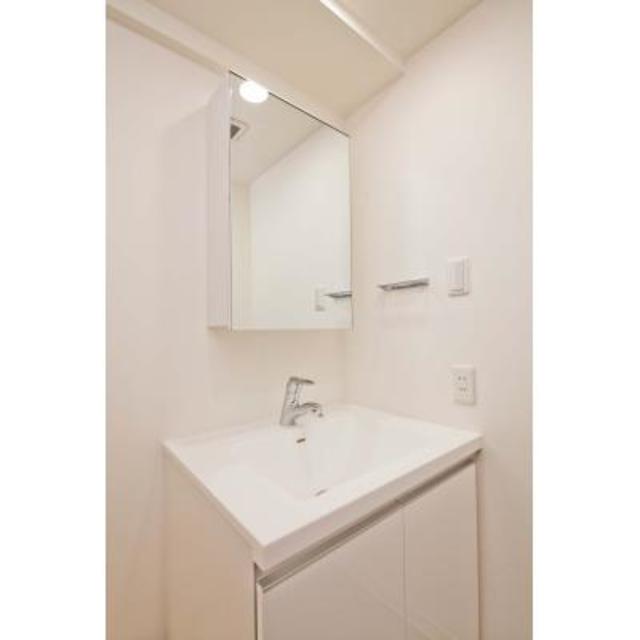 洗面設備　※写真は同タイプ住戸です。