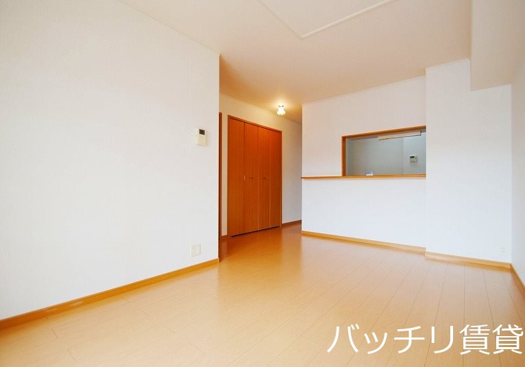 居室・リビング　同シリーズの別号室の画像。現況を優先します。