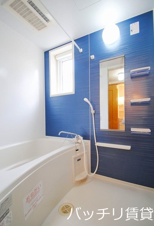 バス・シャワールーム　同シリーズの別号室の画像。現況を優先します。