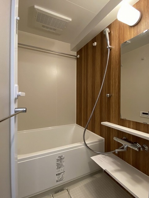 バス・シャワールーム　バスルーム