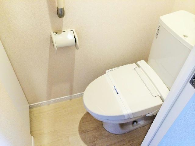 トイレ　ウォシュレット付き