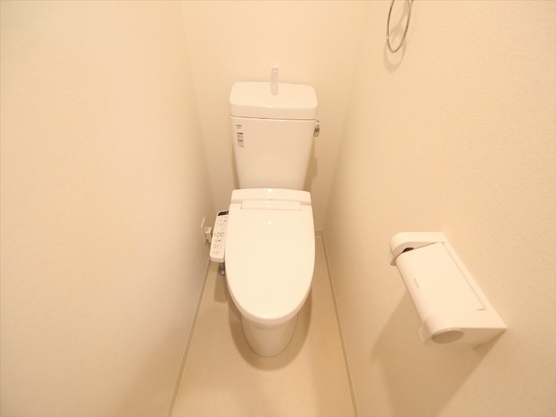 トイレ　温水洗浄暖房便座付トイレ