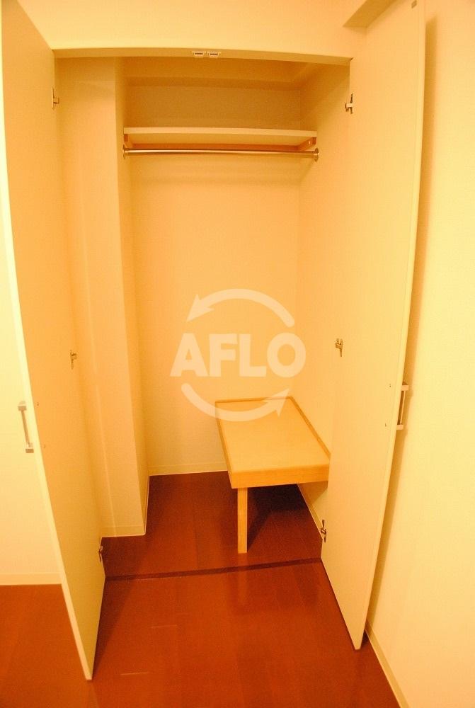 収納　ゼウス西梅田プレミアム