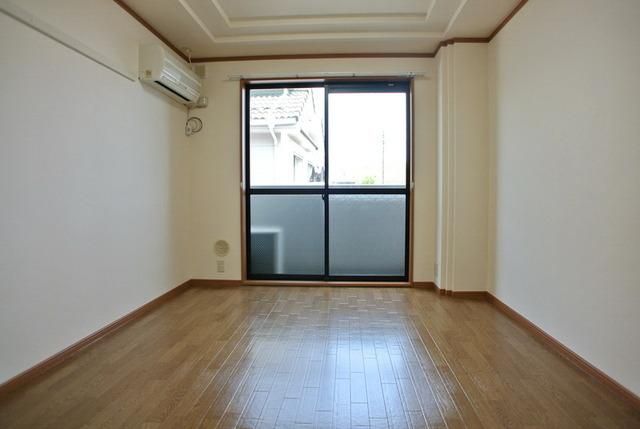 居室・リビング　☆明るいお部屋☆