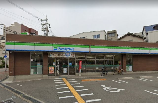 コンビニ　ファミリーマート 花岡十三元今里店（コンビニ）まで183m