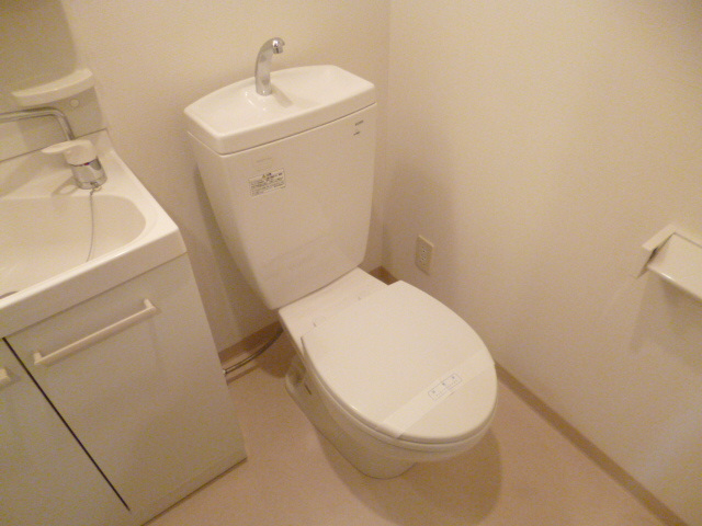 トイレ　同タイプ参考写真