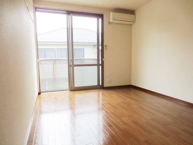 居室・リビング　別号室の参考写真です。