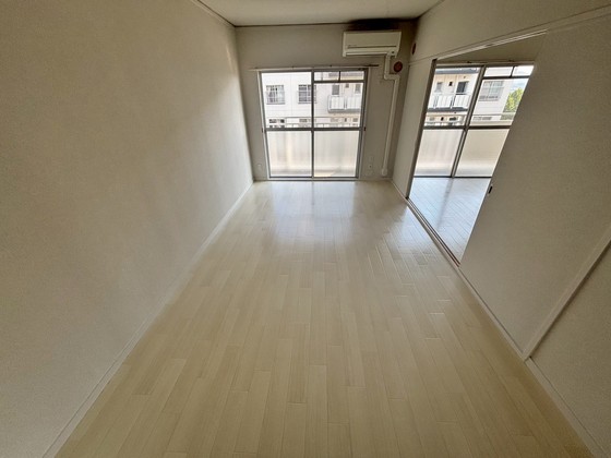 居室・リビング　※別部屋の写真です