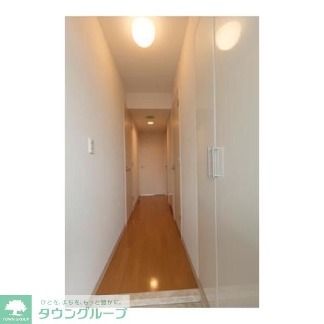 玄関　※写真は同タイプ住戸です。